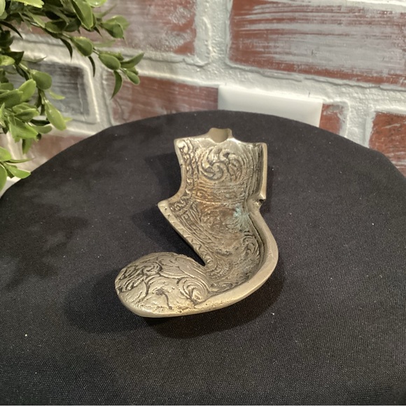 Vintage Metal Crafted Unique Boot Shoe Elf Slipper Ashtray - Rare - Collectible - Picture 5 of 11
